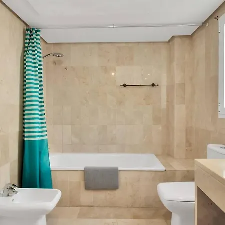 En Complejo Con Piscina Climatizada - El Presidente 234 Estepona