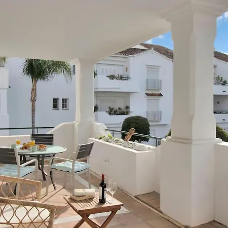 En Complejo Con Piscina Climatizada - El Presidente 234 * Estepona